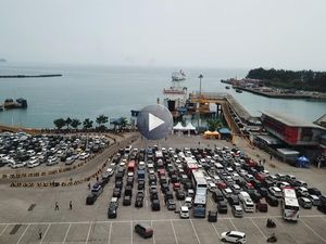 VIDEO: Arus Mudik di Pelabuhan Merak Landai Sore Ini