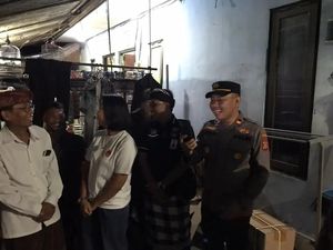 Patroli Rumah Kosong di Denpasar, Polisi Video Call ke Pemudik Patroli Rumah Kosong di Denpasar, Polisi Video Call ke Pemudik