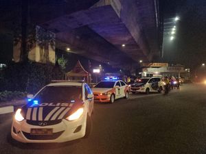 Patroli Malam Jelang Lebaran, Polisi Pelototi Rumah Kosong di Kota Bogor Patroli Malam Jelang Lebaran, Polisi Pelototi Rumah Kosong di Kota Bogor
