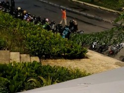 Pria Lempar Petasan ke Mobil di Jaksel, Kini Diamankan Polisi