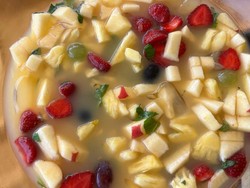 Resep Koktail Buah Segar Berkuah Jeruk Manis untuk Suguhan Tamu