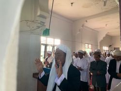 Jemaah Tarekat Naqsabandiyah di Sumut Idul Fitri Hari Ini, Salat Ied Khidmat