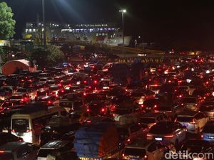 Situasi Terkini Pelabuhan Merak, Padat Pemudik