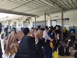 Cerita Pemudik War Tiket KA Rangkasbitung-Cilegon: Kalau Offline Kehabisan Cerita Pemudik War Tiket KA Rangkasbitung-Cilegon: Kalau Offline Kehabisan