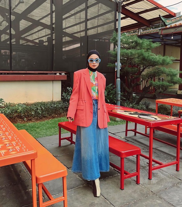 Tantri Namirah dengan rok jeansnya/Sumber: IG @tantrinamirah