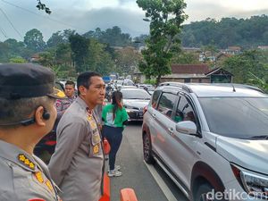 Wakapolda Jabar Sebut Puncak Arus Mudik di Nagreg Telah Terlewati Wakapolda Jabar Sebut Puncak Arus Mudik di Nagreg Telah Terlewati