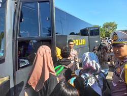 Wih Sudah Mudik Gratis, Dikawal Mobil Patwal Polisi Pula!