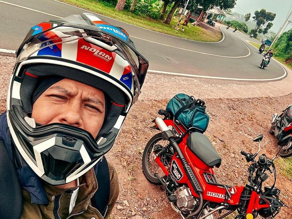 Ariel mudik naik Honda CT125