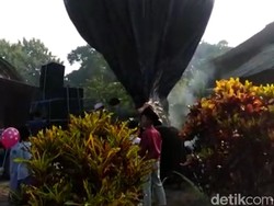 Ratusan Jemaah NU di Blitar Lebaran Hari Ini, Jaga Tradisi Terbangkan Balon