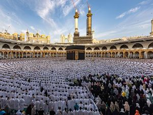 Perempuan Ikut Jumatan di Masjidil Haram & Nabawi, Kenapa Tidak? Perempuan Ikut Jumatan di Masjidil Haram & Nabawi, Kenapa Tidak?