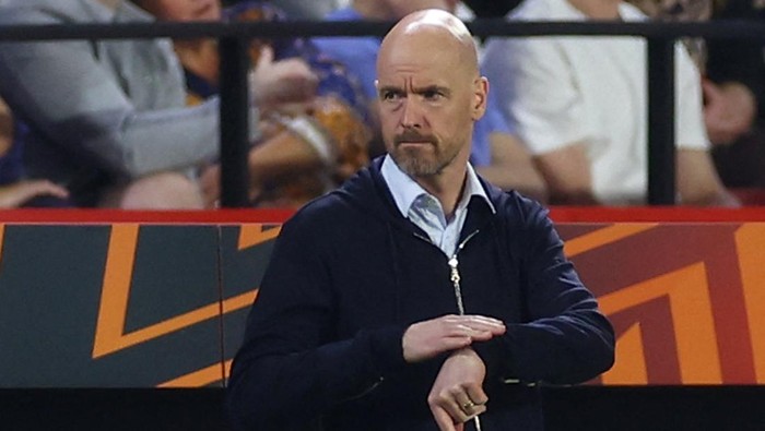 Soccer Football - Europa League - Quarter Final - Second Leg - Sevilla v Manchester United - Ramon Sanchez Pizjuan, Seville, Spain - April 20, 2023 Manchester United manager Erik ten Hag Action Images via Reuters/Paul Childs