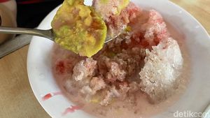Es Teler Segar Pakai Sirup Durian yang Legit Ada di Sini