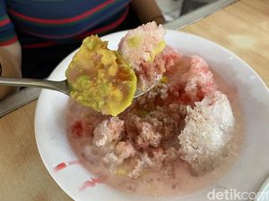Es Teler Segar Pakai Sirup Durian yang Legit Ada di Sini Es Teler Segar Pakai Sirup Durian yang Legit Ada di Sini