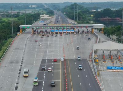 H-1 Lebaran, Arus Mudik di GT Cikampek Utama Lengang