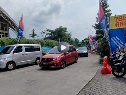 Video: H-1 Lebaran, Rest Area KM 429 Semarang Ramai Pemudik