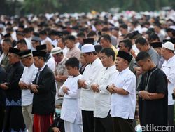 Tata Cara Sholat Idul Fitri Lengkap dengan Bacaannya