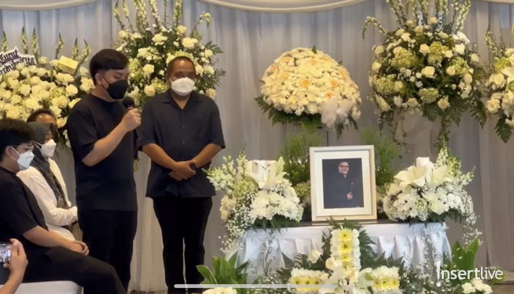 Kahitna melepas Carlo Saba Kahitna melepas Carlo Saba