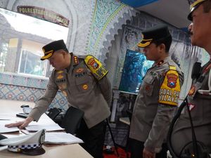 22 Pos Pengamanan dan 1 Pelayanan Terpadu Didirikan Saat Operasi Ketupat Semeru 22 Pos Pengamanan dan 1 Pelayanan Terpadu Didirikan Saat Operasi Ketupat Semeru