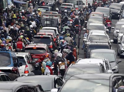 H-1 Lebaran, Jalur Puncak Bogor Macet