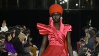 10 Koleksi Balmain Fall/Winter 2023 Hadirkan Busana Bergaya Retro