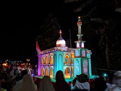 Beragam Miniatur Islami dalam Pawai Malam Takbiran