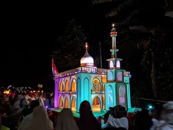 Beragam Miniatur Islami dalam Pawai Malam Takbiran