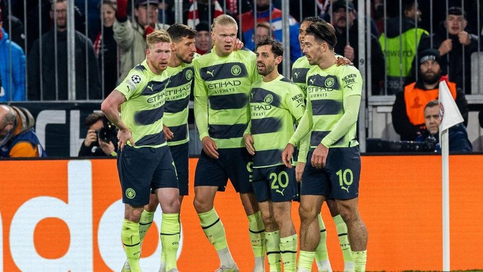 MUNICH, GERMANY - APRIL 19: Erling Haaland of Manchester City celebrates with teammates after scoring his teams first goal during the UEFA Champions League quarterfinal second leg match between FC Bayern München and Manchester City at Allianz Arena on April 19, 2023 in Munich, Germany. (Photo by Boris Streubel/Getty Images)