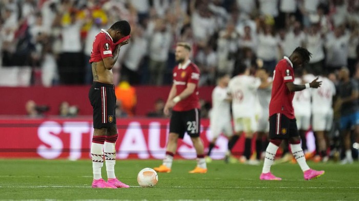 SEVIILLE, SPAIN - 20 April: Marcus Rashford left winger of Manchester United and England gets upset after Sevilla third goal during the UEFA Europa League quarterfinal second leg match between Sevilla FC and Manchester United at Estadio Ramon Sanchez Pizjuan on April 20, 2023 in Seville, Spain. (Photo by Jose Hernandez/Anadolu Agency via Getty Images)