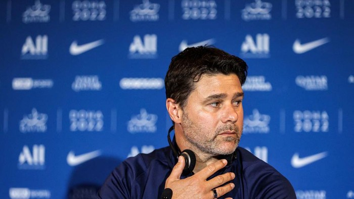 Paris Saint-Germains Argentinian head coach Mauricio Pochettino gives a press conference during the spring training camp in Qatars capital Doha on May 15, 2022. (Photo by KARIM JAAFAR / AFP) (Photo by KARIM JAAFAR/AFP via Getty Images)