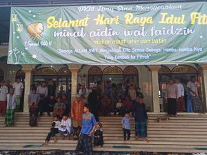Umat Muslim Muhammadiyah Karangasem Salat Id di Masjid Ibnu Sina