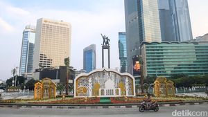 Dekorasi Sambut Idul Fitri Hiasi Kawasan Bundaran HI