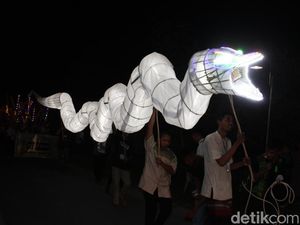 Nyentrik! Malam Takbiran di Buluroto Blora Arak Lampion Ogoh-ogoh Nyentrik! Malam Takbiran di Buluroto Blora Arak Lampion Ogoh-ogoh