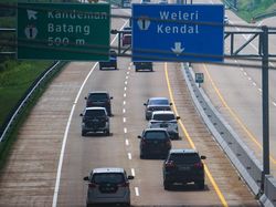 One Way Disetop, Begini Suasana Arus Mudik di Tol Batang-Semarang