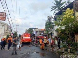 Hendak Dibuat Kumpul Keluarga Pas Lebaran, Rumah di Surabaya Malah Terbakar
