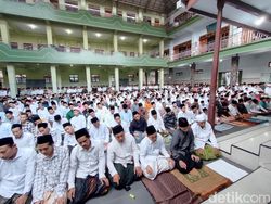 Ponpes Ploso Lebaran Hari Ini, Gus Kautsar: Tak Perlu Bahas Perbedaan