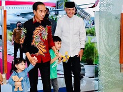 Jokowi Tiba di Solo Usai Deklarasi Ganjar, Disambut Jan Ethes-La Lembah