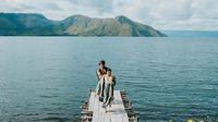 Yuk Lihat Foto Prewedding Jessica Mila Berbusana Batak di Danau Toba