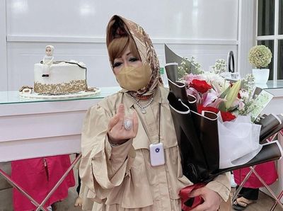 9 Potret Gaya Hijab Runcing Kadinkes Lampung yang Suka Pamer Kemewahan