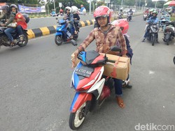 Pemudik Bangkalan Bawa Mercon dan Sekarung Semangka Buat Oleh-oleh Lebaran