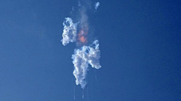 Roket Starship SpaceX Meledak 4 Menit Setelah Diluncurkan