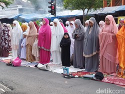 Ratusan Jemaah Muhammadiyah Shalat Id di Taman Mundu Surabaya
