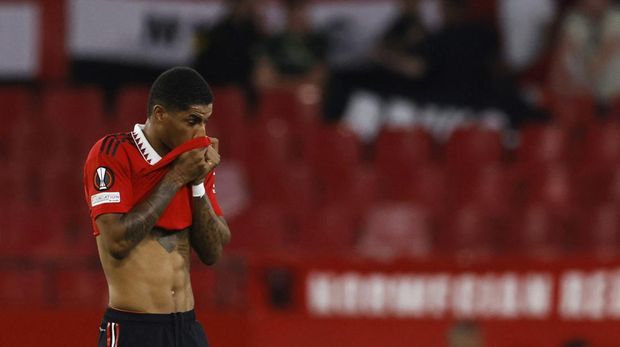 Soccer Football - Europa League - Quarter Final - Second Leg - Sevilla v Manchester United - Ramon Sanchez Pizjuan, Seville, Spain - April 20, 2023 Manchester United's Marcus Rashford reacts REUTERS/Marcelo Del Pozo