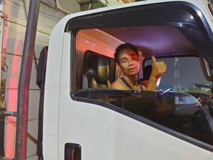 Derita Sopir Truk di Ciwandan: Nunggu Belasan Jam, Muatan Terancam Busuk