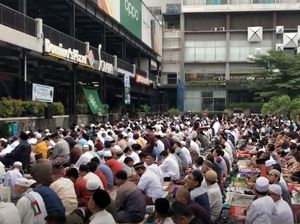 Suasana Pelaksanaan Salat Idul Fitri 21 April 2023 di Bekasi