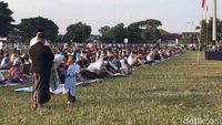Potret Ribuan Warga Salat Id di Alun-alun Kidul Jogja