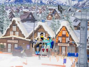 Mau Naik Kereta Gantung Seperti di Swiss? di Trans Snow World Makassar Ada!