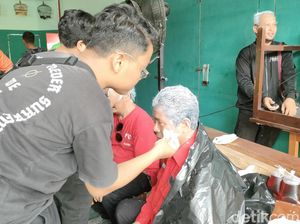 Relawan Ganjar Pranowo di DIY Kompak Semir Rambut Putih