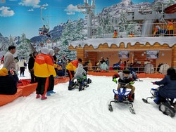 3 Wahana Seru Liburan Keluarga hanya Ada di Trans Snow World Makassar