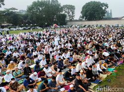 Penampakan Ribuan Jemaah Salat Id di Makassar, Jambi dan Ciamis