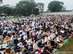 Penampakan Ribuan Jemaah Salat Id di Makassar, Jambi dan Ciamis
